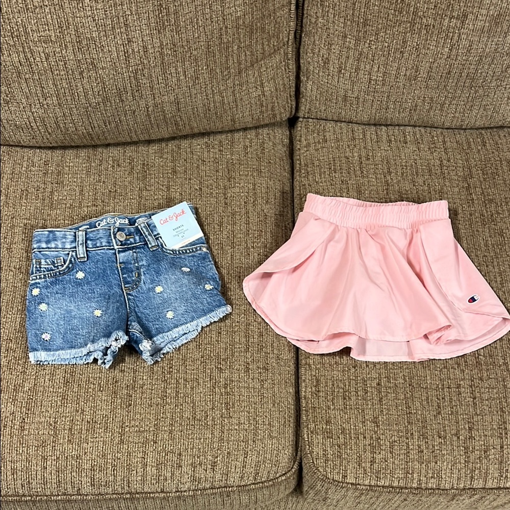 ⭐️3/$20 Cat & Jack Floral Embroidered Denim Shorts